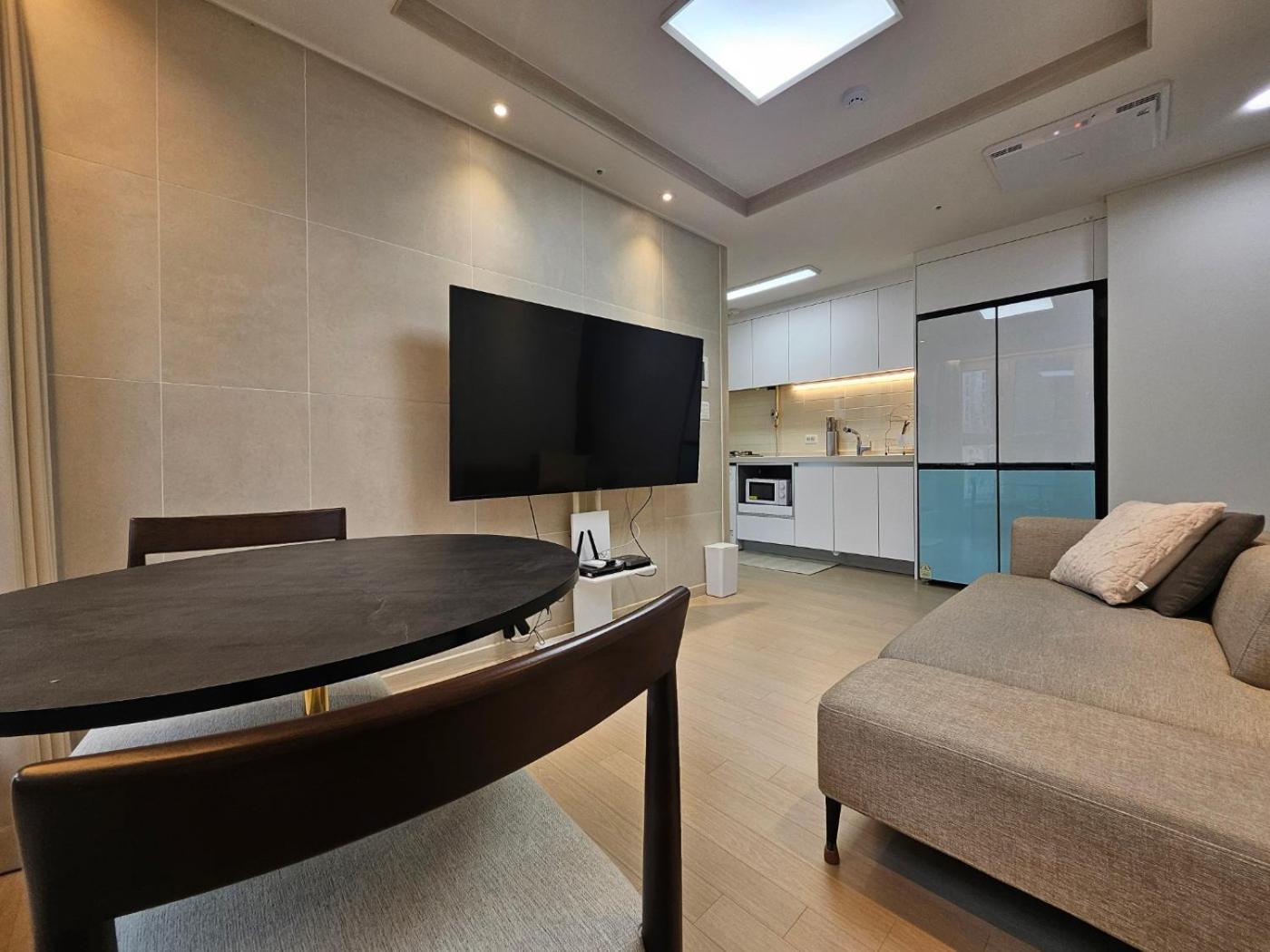 Seonneung Station Beautiful 2room Seoul